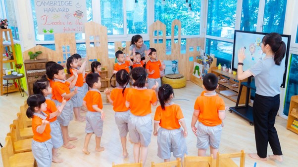 KIDSEnglish Chương trình làm quen với Tiếng Anh cho trẻ mẫu giáo 3 - 6 tuổi